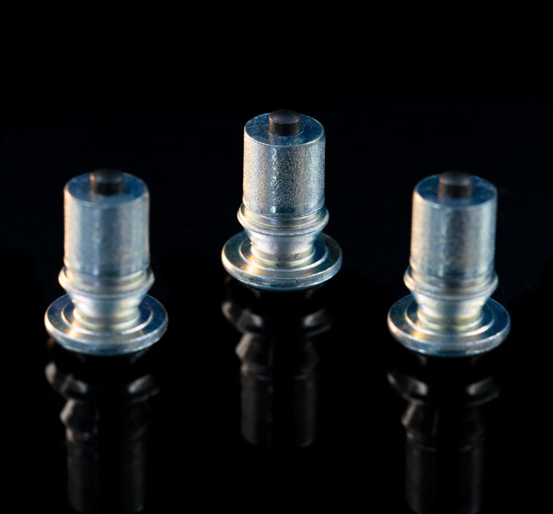 Ø 12mm V Multiflange Steel studs for Trucks and heavy machinery
