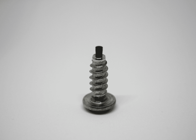 Crampon-vis raquette à neige_sport-outdoor_debout_Vallgrip.jpg